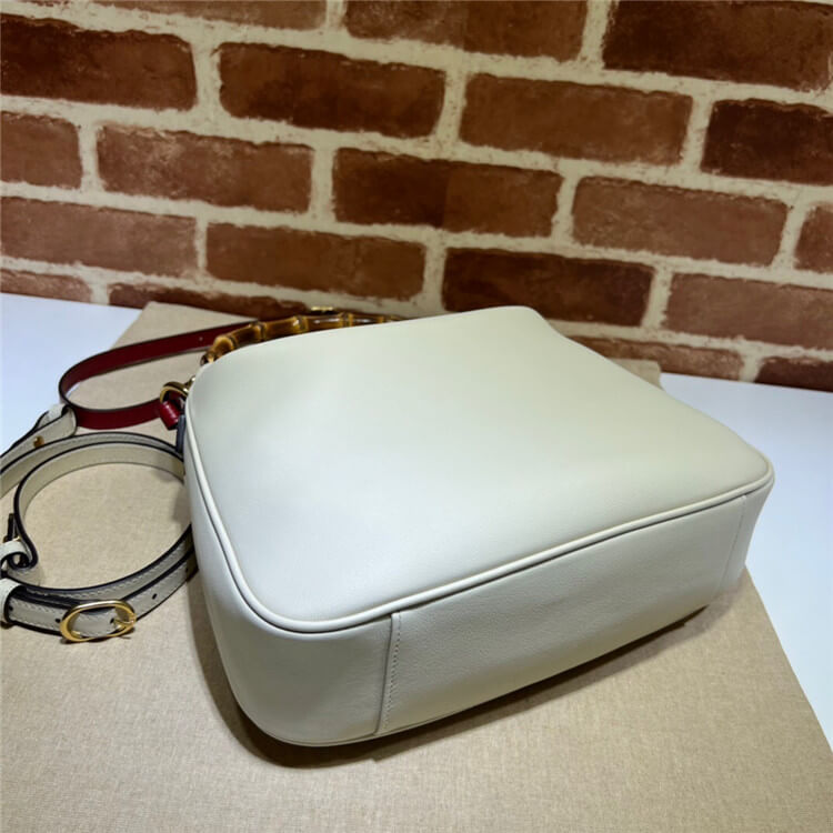 Replica-Gucci-Diana-Medium-Shoulder-Bag-746124-UAAAY-9043-5.jpg