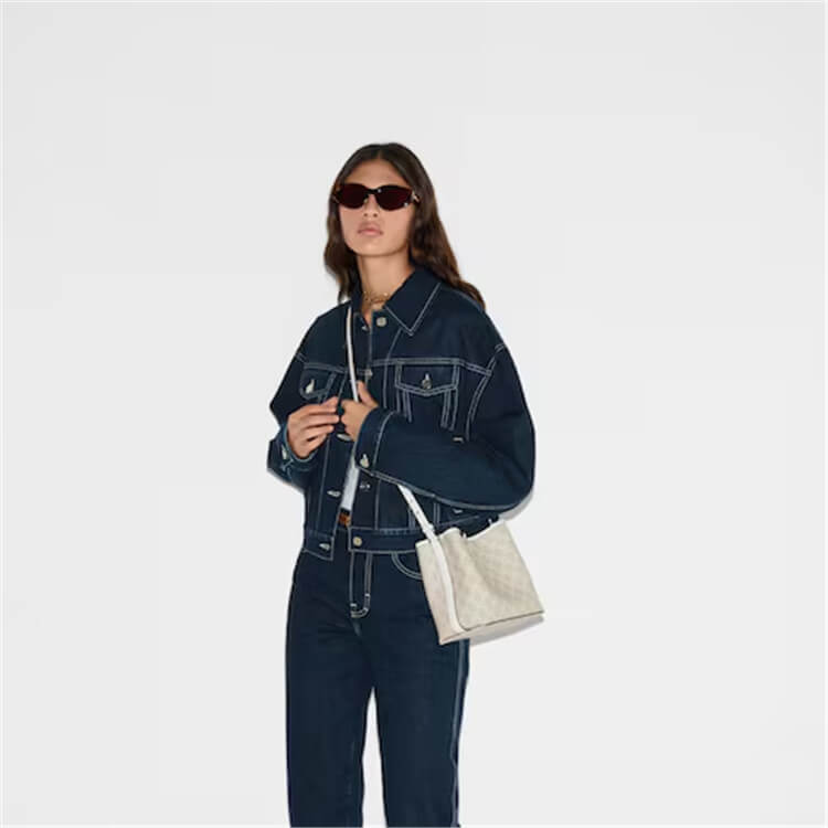 Replica-Gucci-GG-Emblem-Small-Bucket-Bag-815118-AAFDV-9641-8.jpg