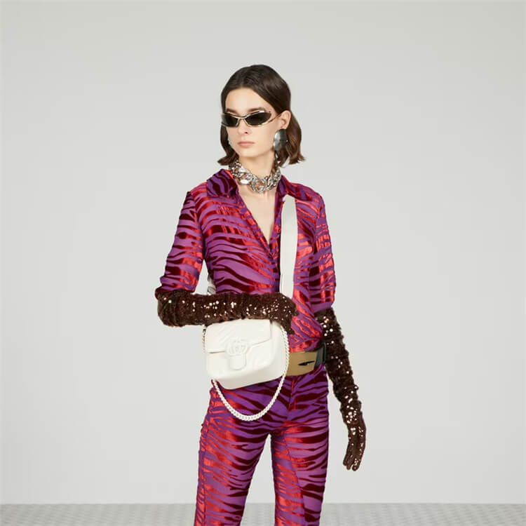 Replica-Gucci-GG-Marmont-Matelasse-Shoulder-Bag-739681-DAAAI-9022-7.jpg