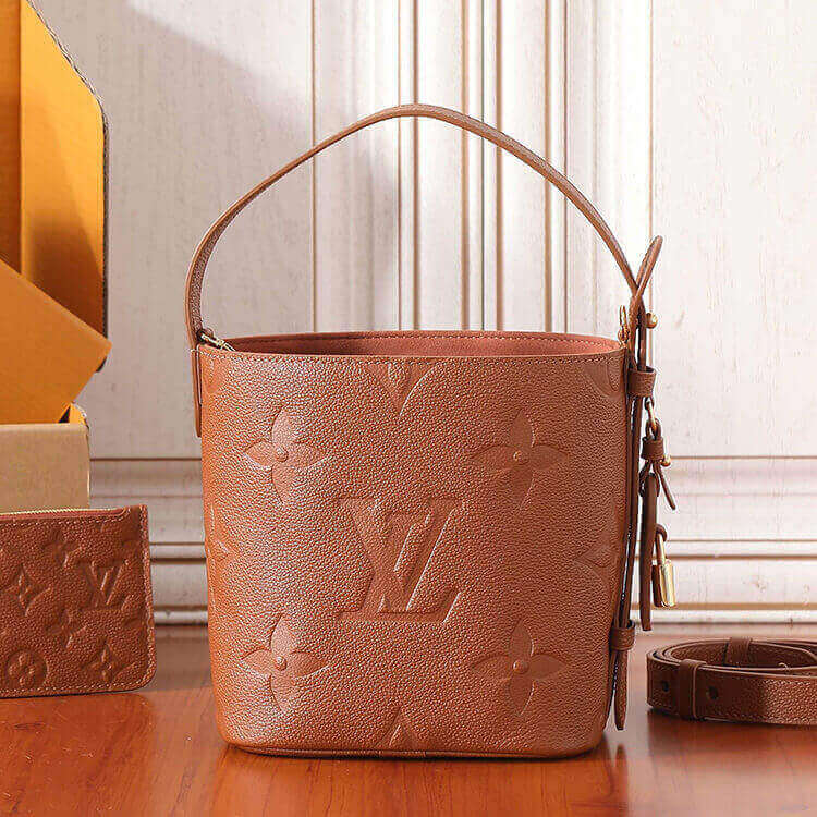 Replica-LV-All-In-BB-M28820-4.jpg