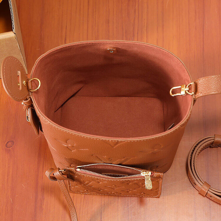 Replica-LV-All-In-BB-M28820-6.jpg