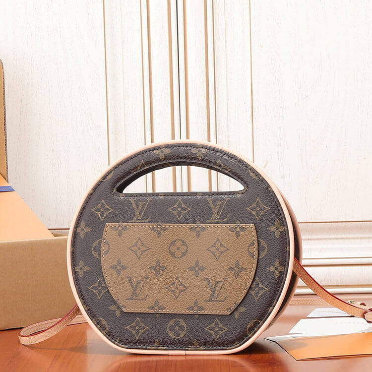 Replica-LV-Around-Me-PM-M47117-4.jpg