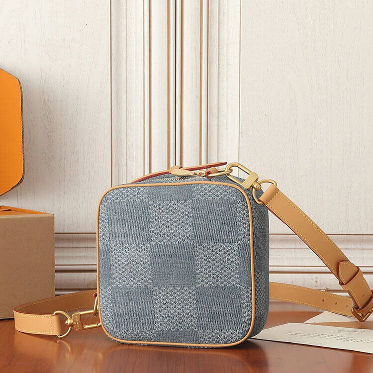 Replica-LV-Chess-Messenger-N40706-4.jpg
