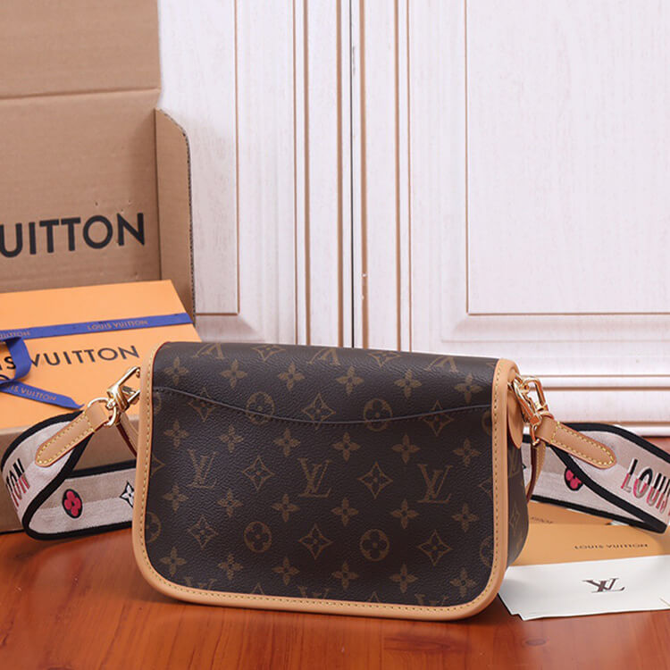 Replica-LV-Diane-M45985-4.jpg