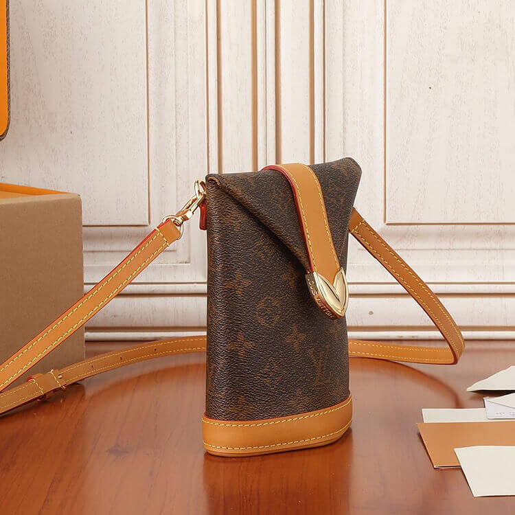 Replica-LV-Envelope-Pouch-M11629-3.jpg
