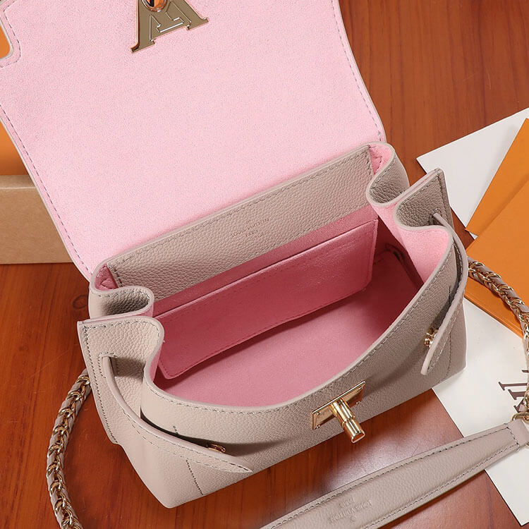 Replica-LV-LockMe-Ever-Mini-M21052-6.jpg