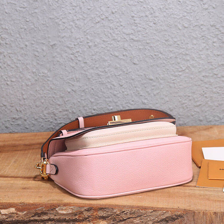 Replica-LV-Lockme-Tender-M58555-5.jpg