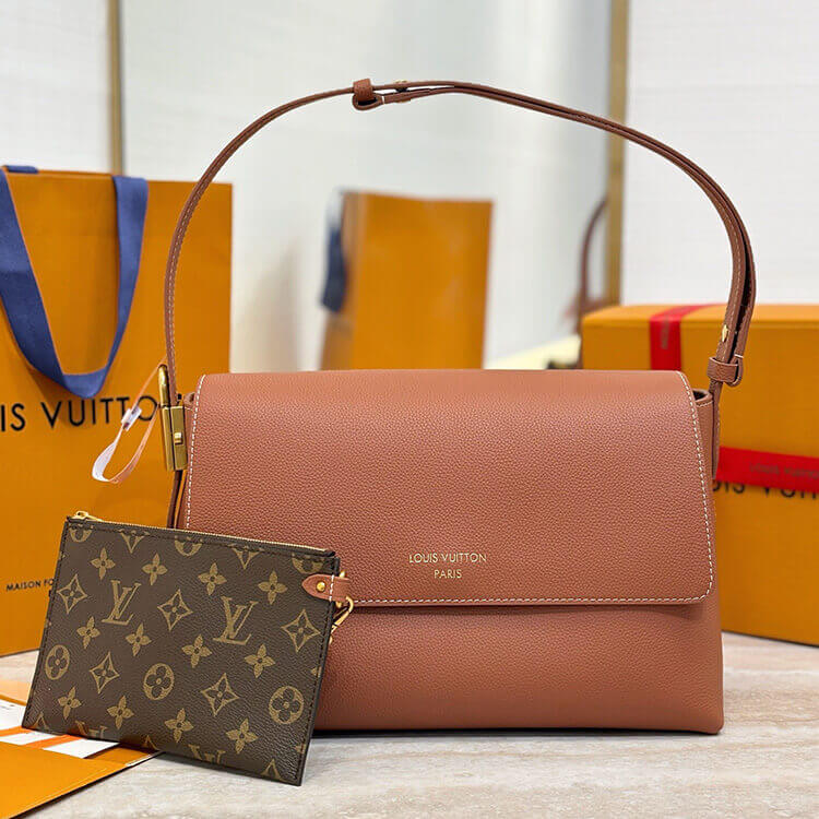 Replica-LV-Low-Key-Messenger-M13151-2.jpg
