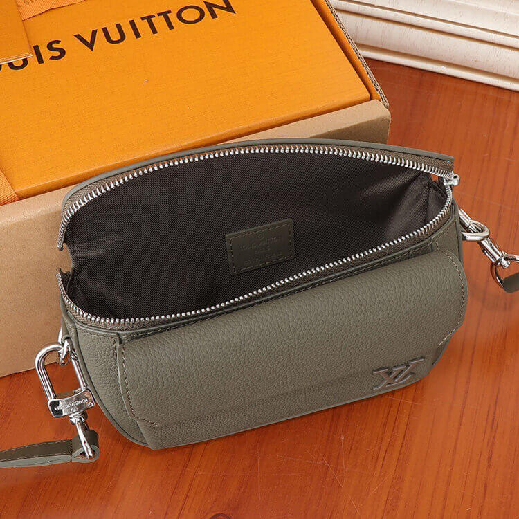 Replica-LV-Pilot-Wearable-Wallet-M83560-6.jpg