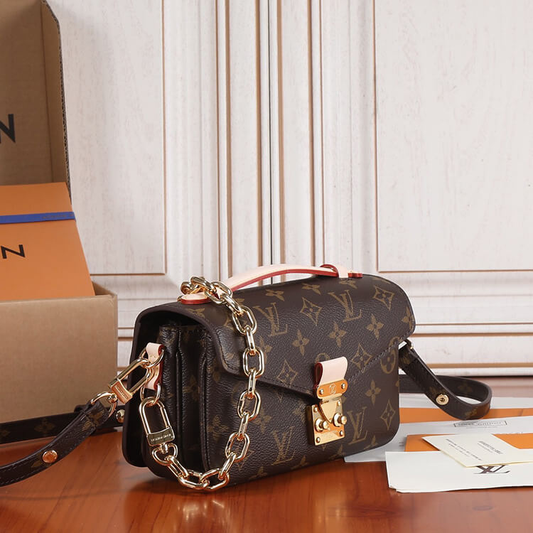Replica-LV-Pochette-Metis-East-West-M46279-3.jpg