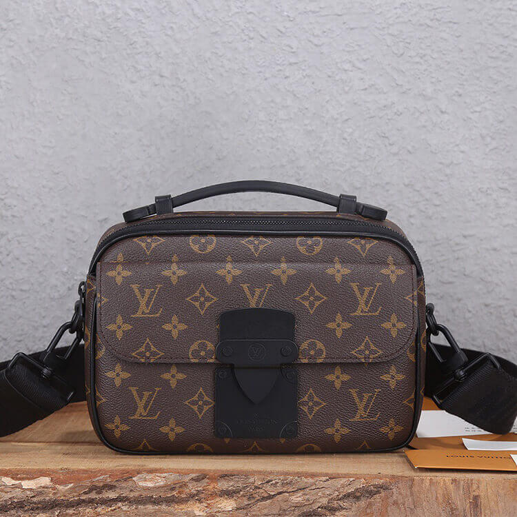 Replica-LV-S-Lock-Messenger-M45806-2.jpg
