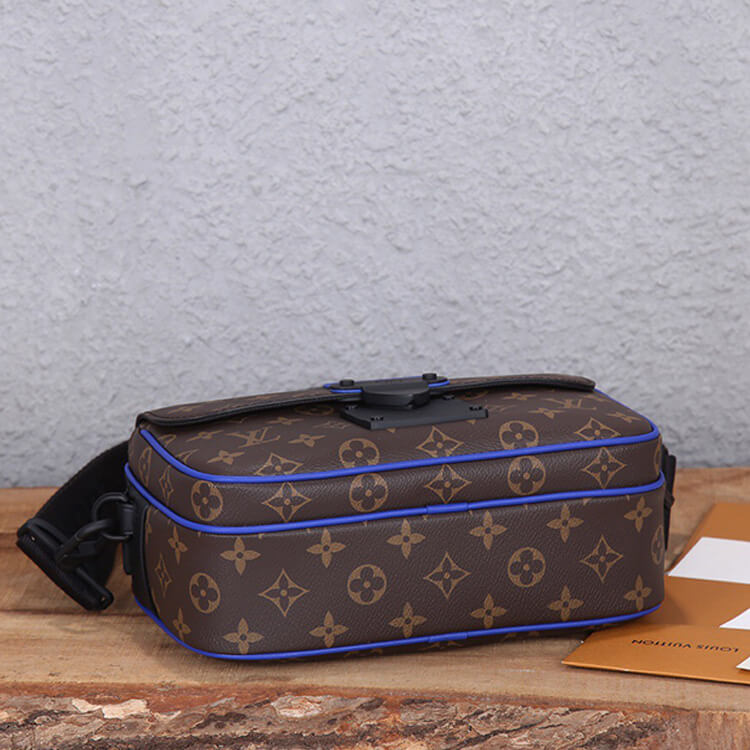 Replica-LV-S-Lock-Messenger-M45863-5.jpg