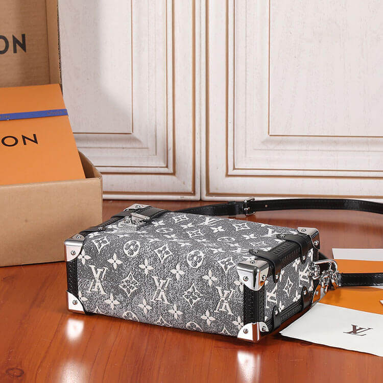 Replica-LV-Side-Trunk-M21460-5.jpg