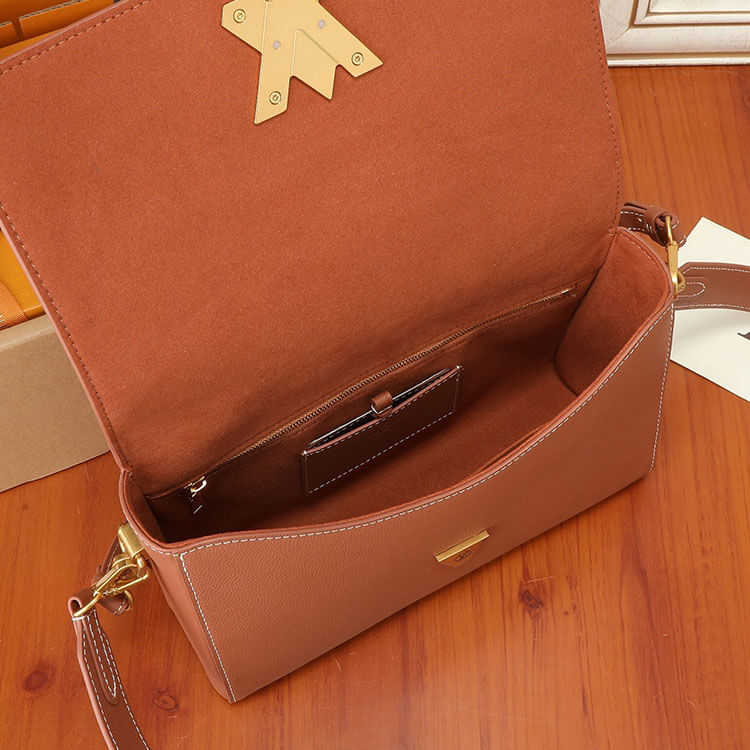 Replica-LV-Soft-Twist-M24640-6.jpg