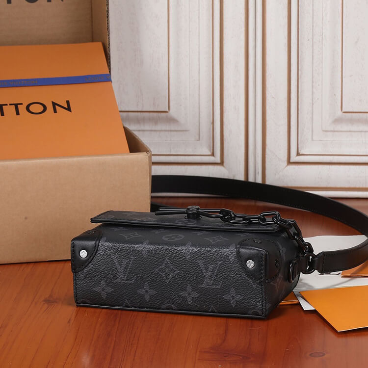 Replica-LV-Steamer-Wearable-Wallet-M81783-5.jpg