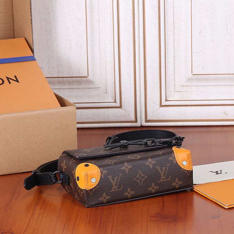 Replica-LV-Steamer-Wearable-Wallet-M82534-5.jpg