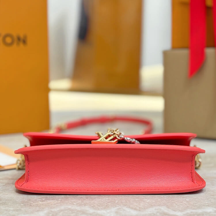 Replica-LV-Wallet-On-Chain-LV-Bloom-M14548-5.jpg