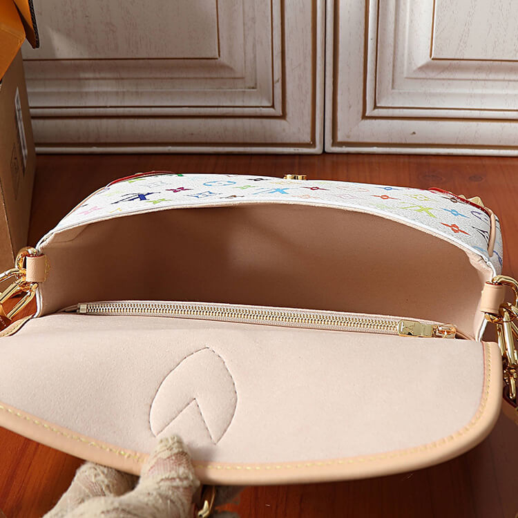 Replica-LV-x-TM-Diane-PM-M27866-6.jpg